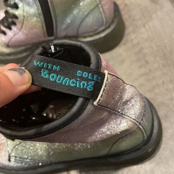 Dr. Martens rainbow colored boots - Picture 7 of 11